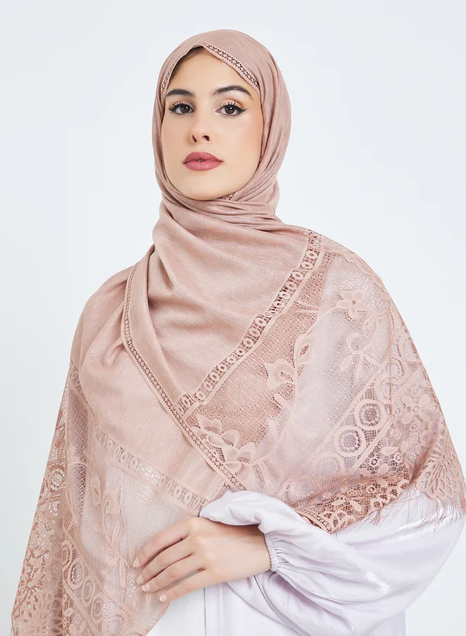 أميرة حجاب بتفاصيل دانتيل
