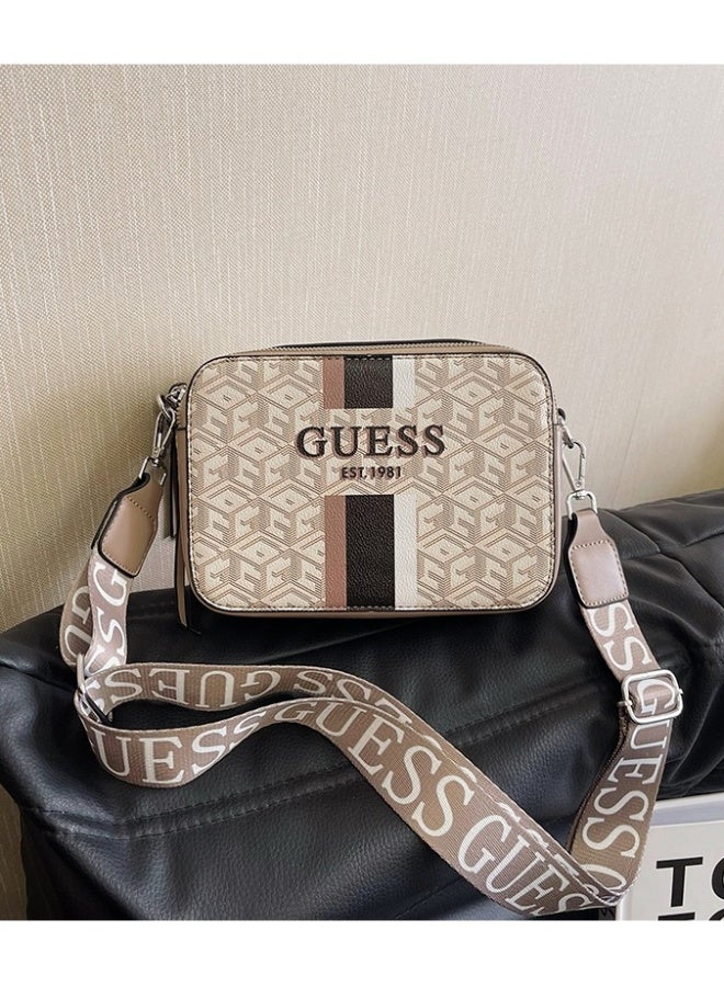 GUESS Womens Crossbody Bag for Women Handbag 21x14x8cm  - Image 2