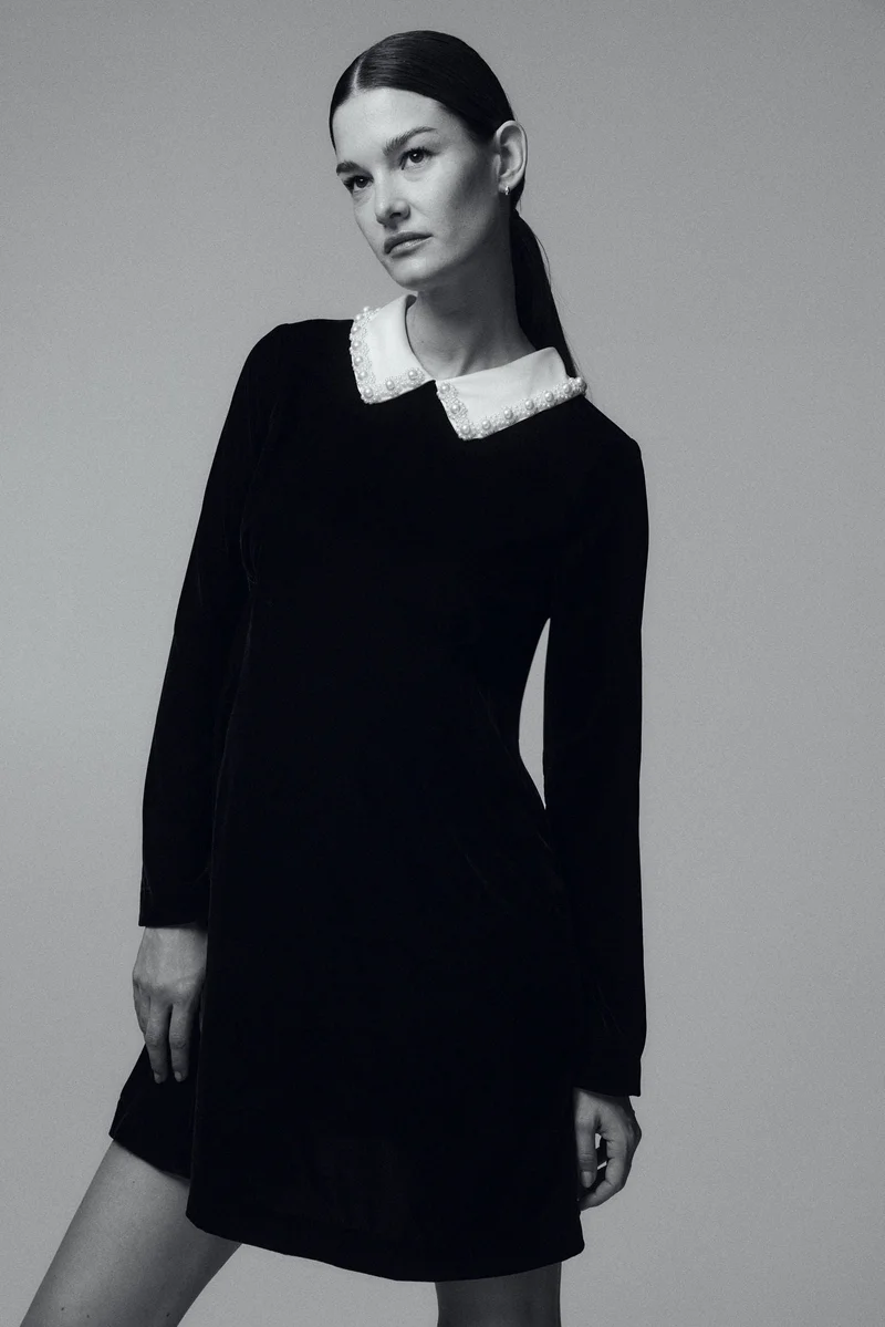 اتش اند ام فستان مخملي بياقة من تشكيلة ماما