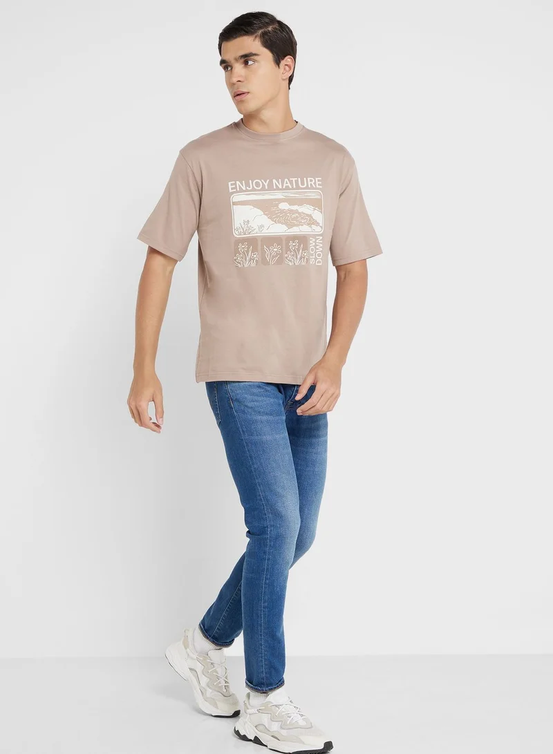 سفنتي فايف Oversized Graphic Tee