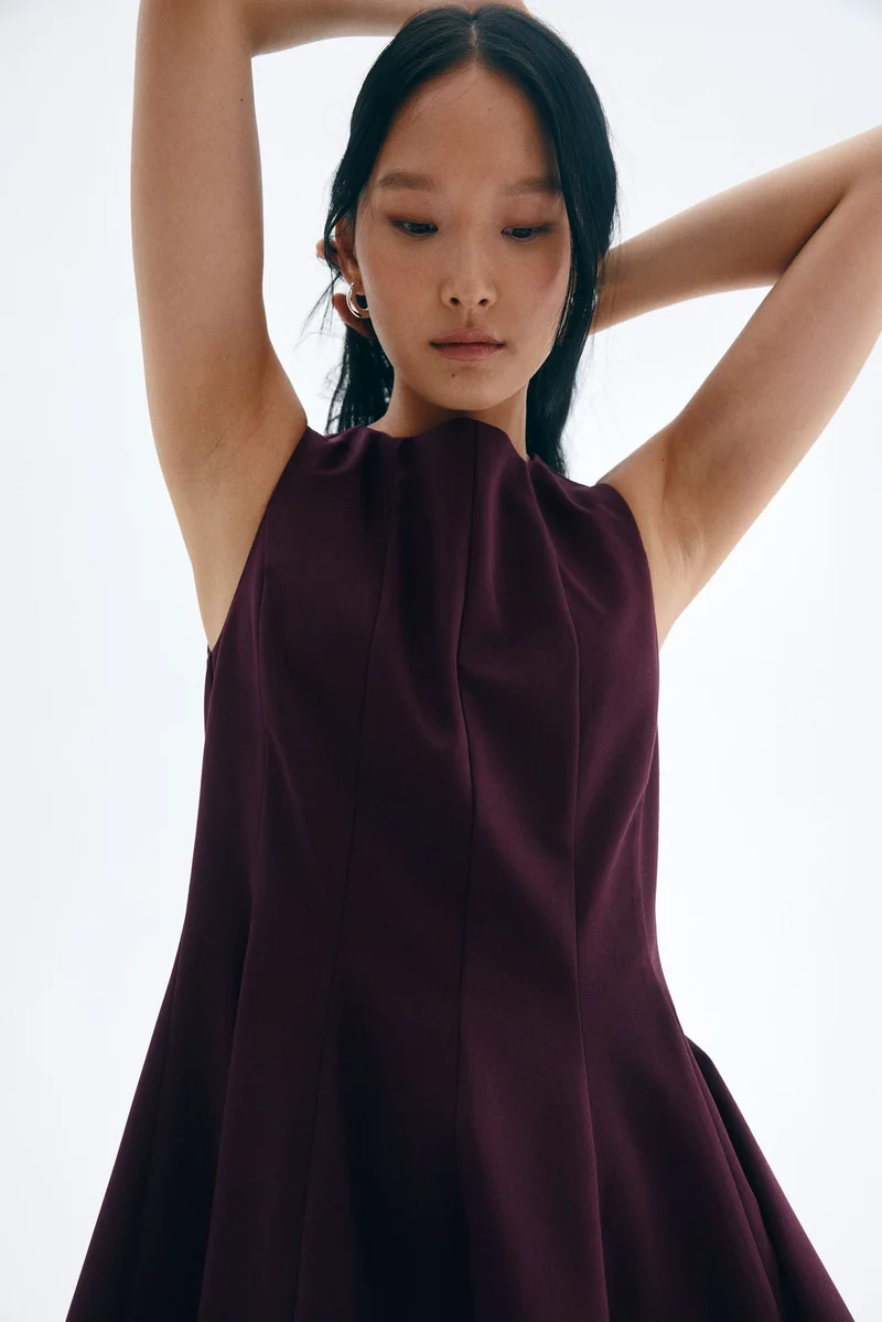 اتش اند ام فستان بحافة سفلية واسعة