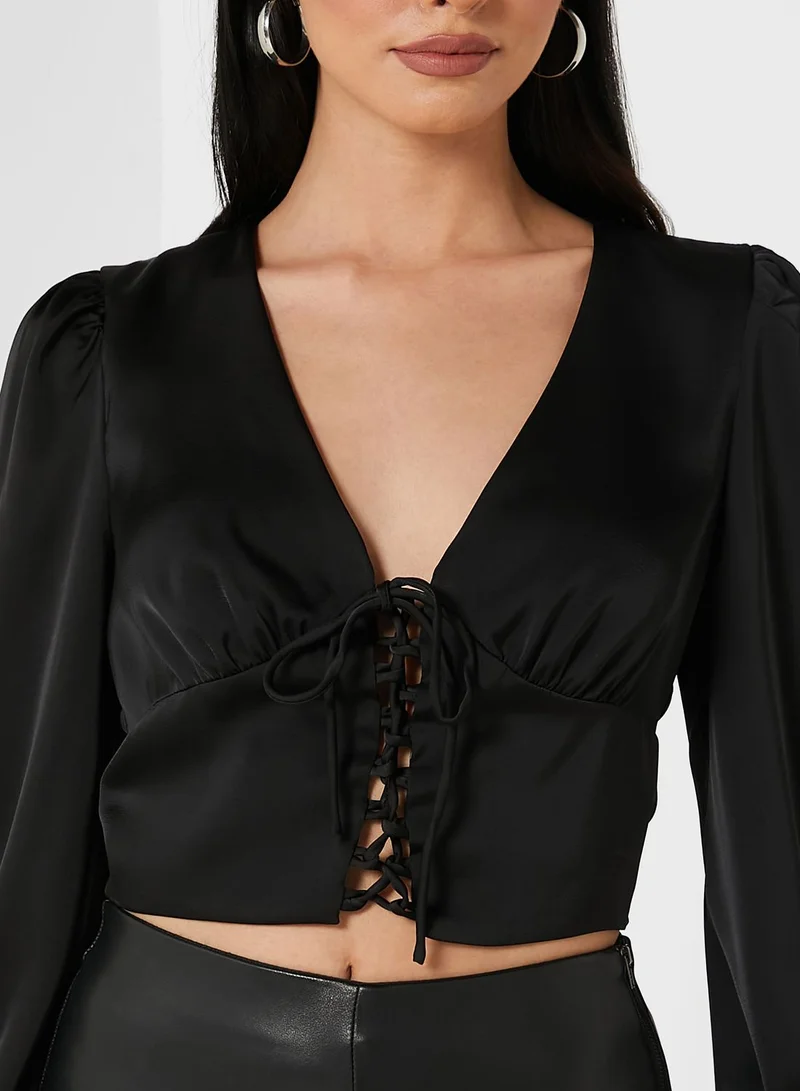 GLAMOROUS Criss Cross Front Top