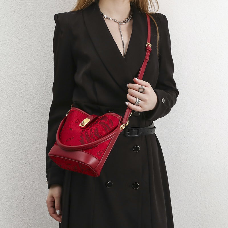 Niche New Red Bridal Bag Portable Bucket Bag Women'S Messenger Bag High-Grade Shoulder Messenger Bag Wedding Bag - Image 4