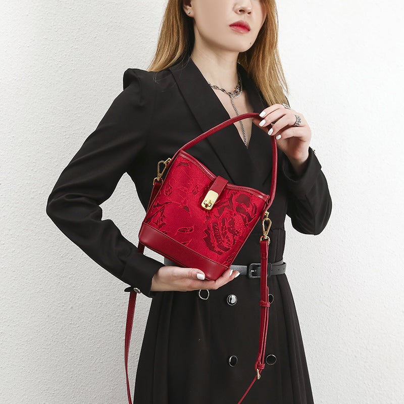Niche New Red Bridal Bag Portable Bucket Bag Women'S Messenger Bag High-Grade Shoulder Messenger Bag Wedding Bag - Image 2