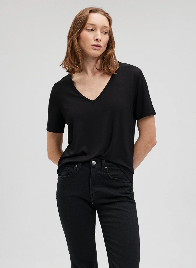 مافي V Neck Black Basic T-Shirt