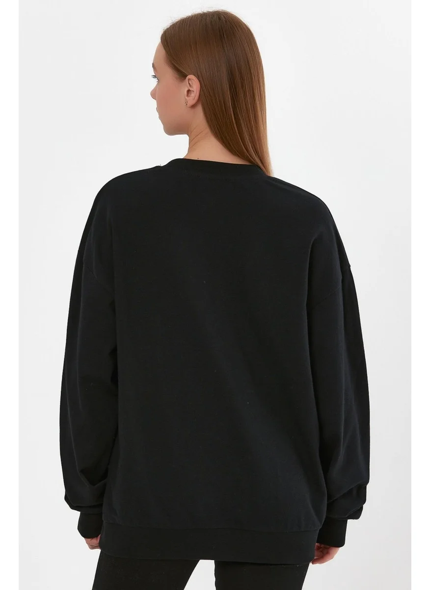 الكسندر جاردي Oversize Sweatshirt with Pocket Details (E23-75500)