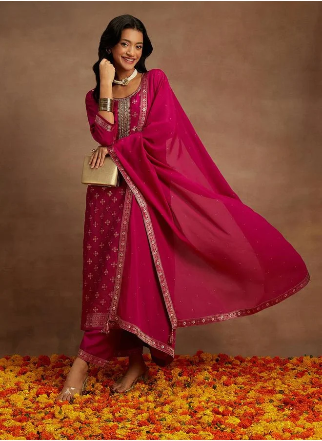 Libas Printed Straight Kurta and Solid Trouser with Chiffon Dupatta Set by Styli