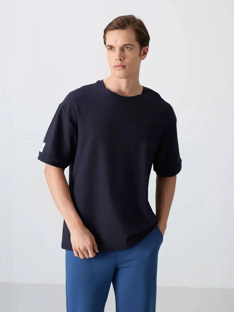 تومي لايف TOMMY Men's Oversized Crew Neck T-Shirt With Patch