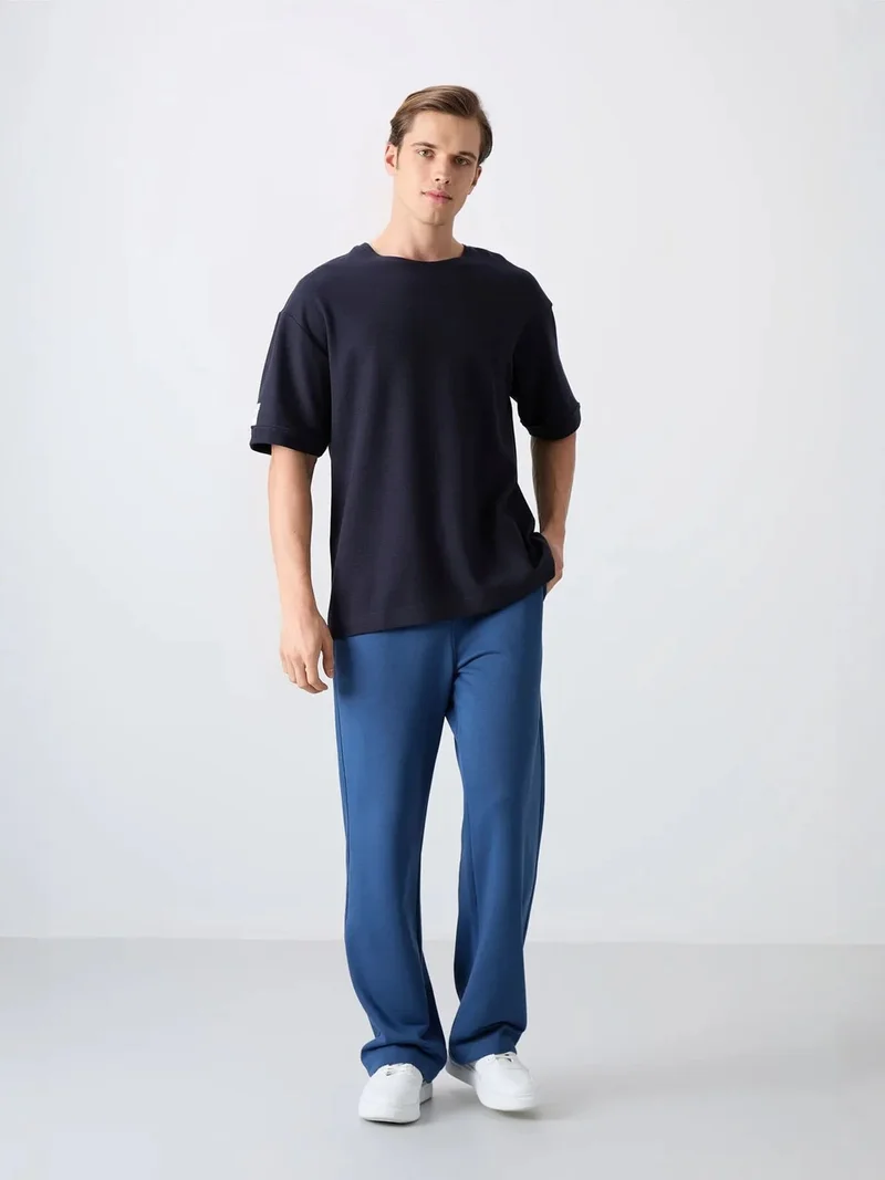 تومي لايف TOMMY Men's Oversized Crew Neck T-Shirt With Patch