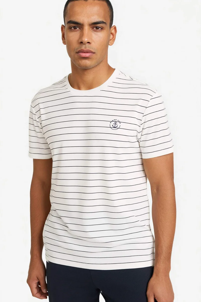 ديفاكتو Standard Fit Crew Neck Sports Short Sleeve T-Shirt