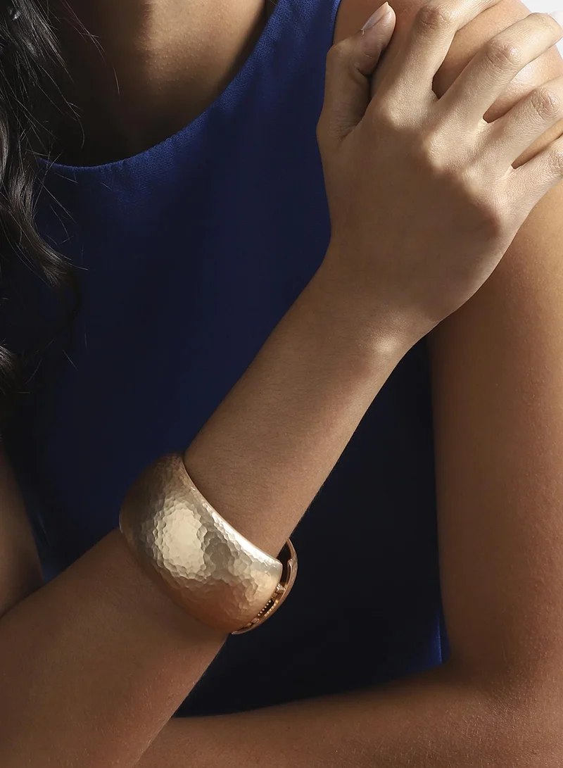 SOHI Dented Metallic Artificial Bracelet Jewellery