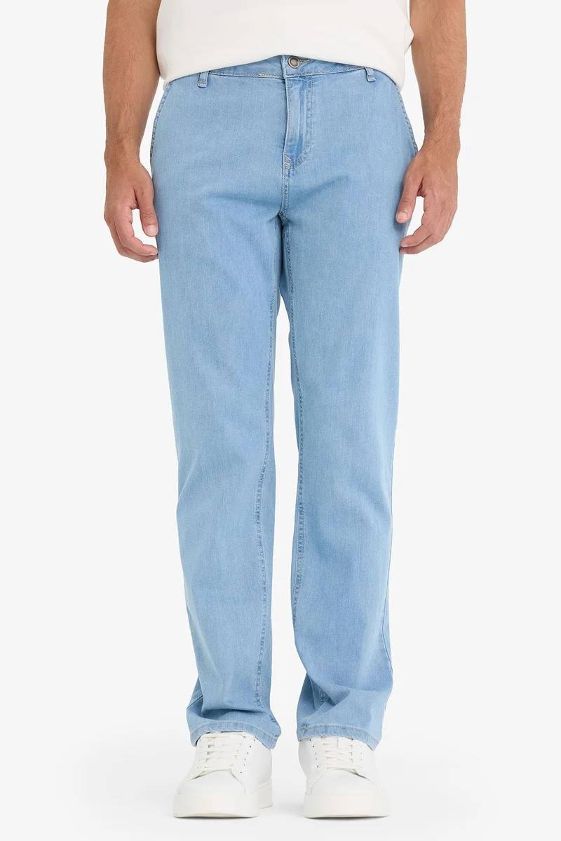 Defacto  Sergio Regular Fit Regular Waist Straight Jeans for Men | Best Price UAE