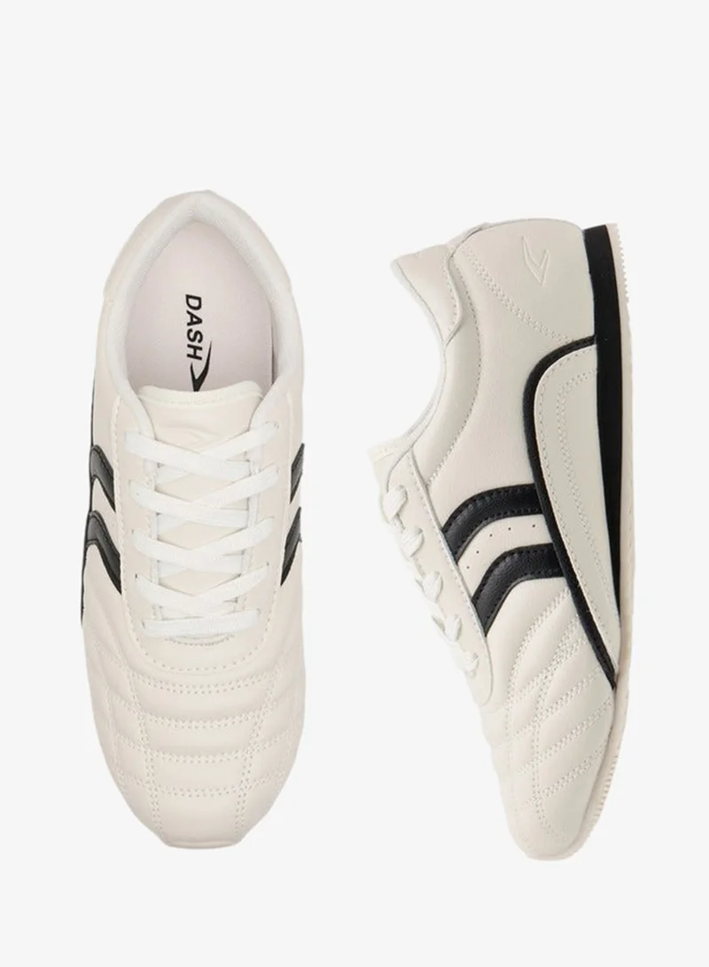 داش سنيكرز نسائي بأربطة وتفاصيل متباينة