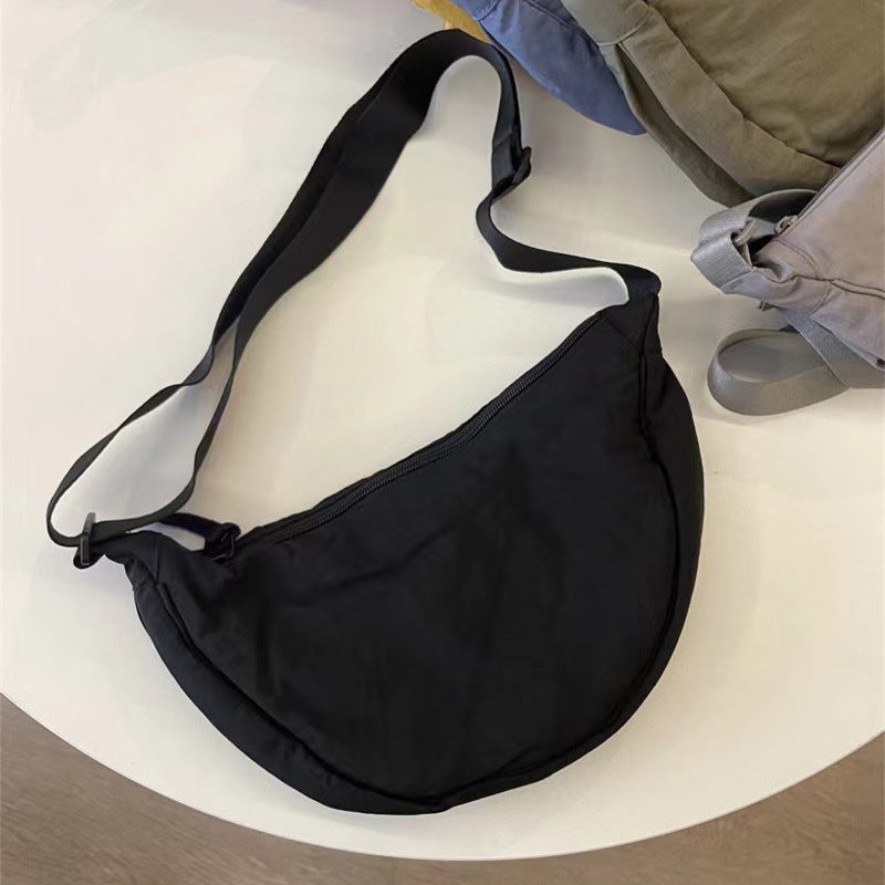 U home fitting room with female messenger bag small red book nylon dumpling bag student shoulder bag cloth bag factory supply Black