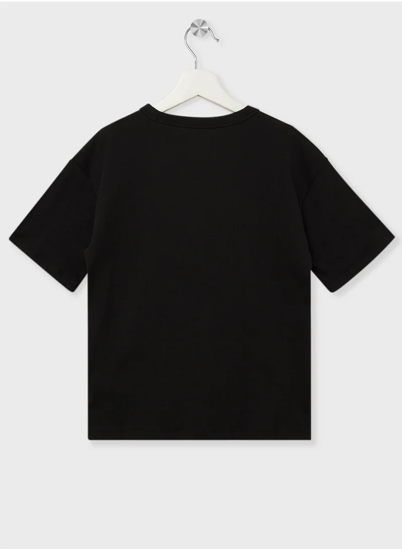 كالفن كلاين جينز Youth Essential Logo T-Shirt