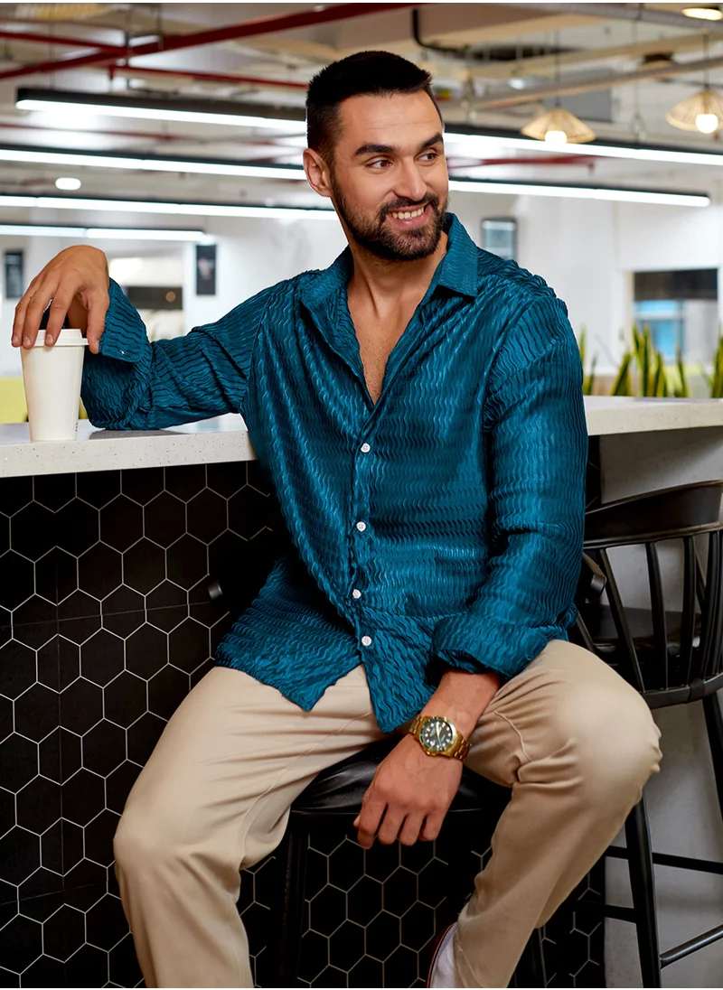 Campus Sutra Campus Sutra Men's Aegean Blue Curly-Creased Shirt For Casual Wear | Spread Collar | Long Sleeve | Button Closure | Shirt Crafted With Comfort Fit For Everyday Wear