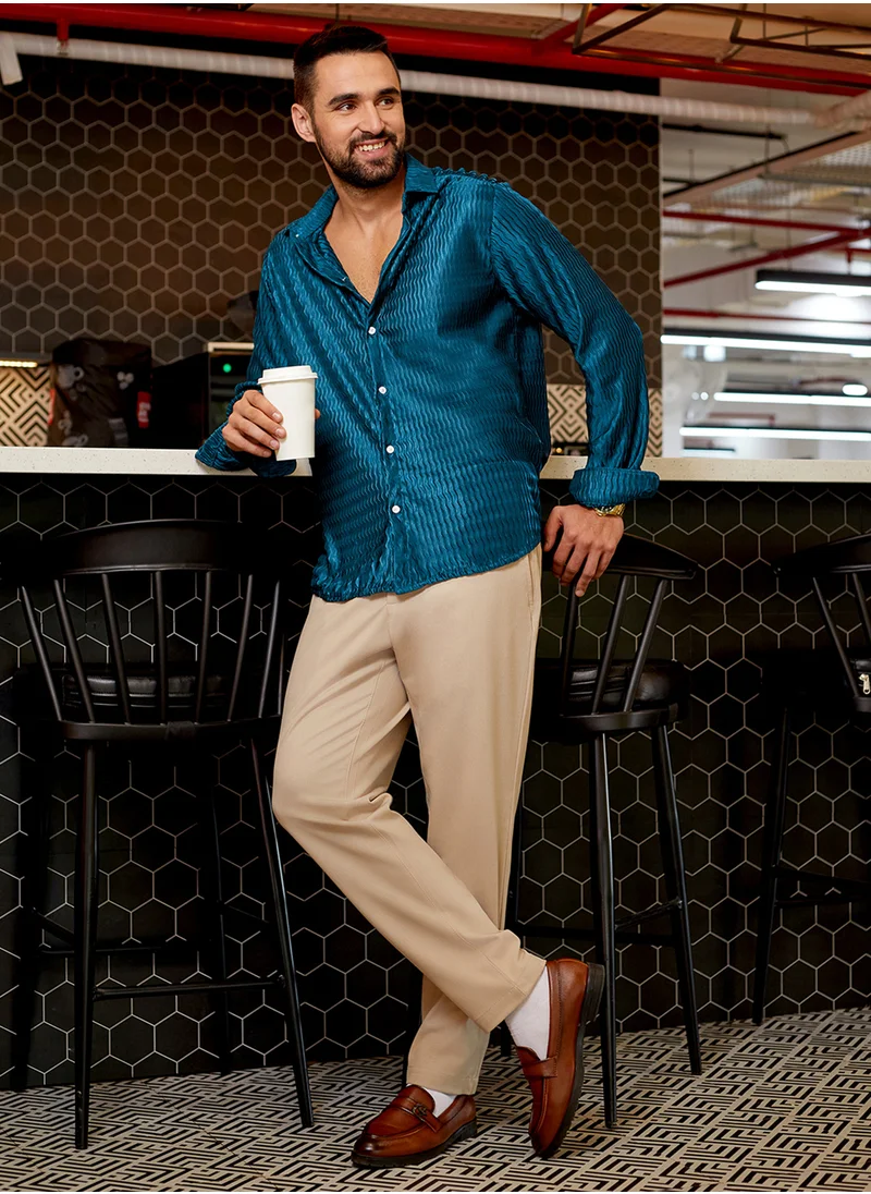 Campus Sutra Campus Sutra Men's Aegean Blue Curly-Creased Shirt For Casual Wear | Spread Collar | Long Sleeve | Button Closure | Shirt Crafted With Comfort Fit For Everyday Wear