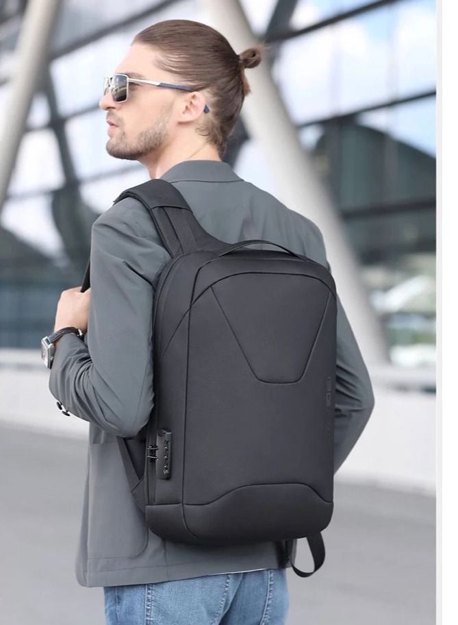 BANGE Anti-Theft Backpack With USB Port  - Image 4