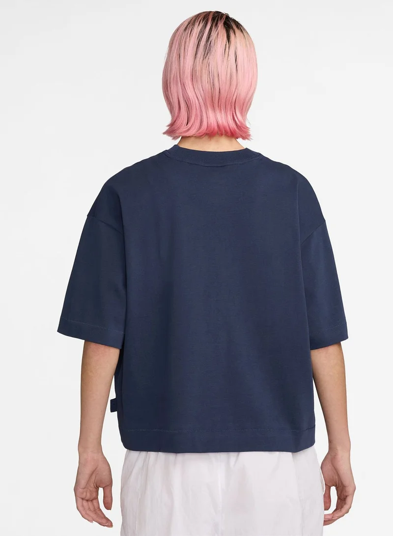 نايكي تيشيرت بوكسي لوكس من نايكي سبورتس وير