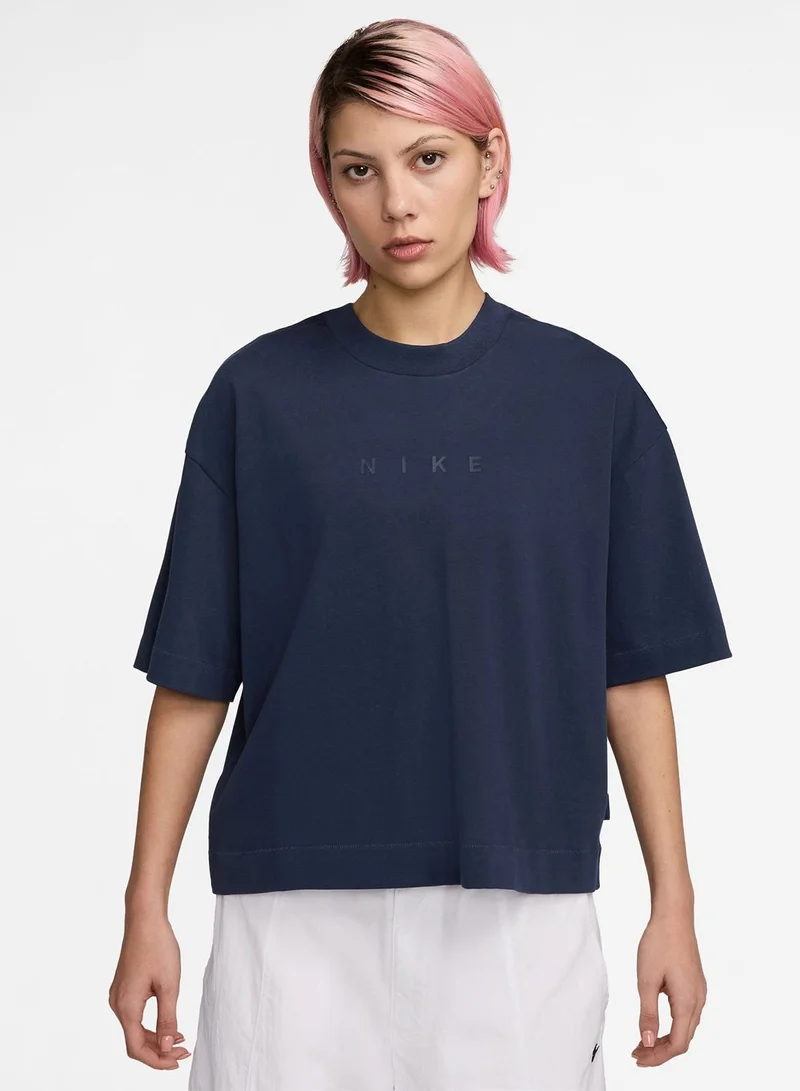 نايكي تيشيرت بوكسي لوكس من نايكي سبورتس وير