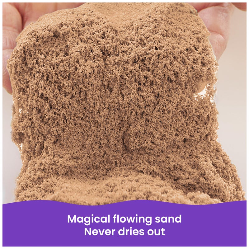 Kinetic Sand رمل كينيتك، 5.5 رطل (2.5 كجم) رمل بني طبيعي بكميات كبيرة للعب والفنون والحرف، صندوق الرمل، ألعاب حسية قابلة للتشكيل للأطفال من عمر 3 سنوات فما فوق - Image 2