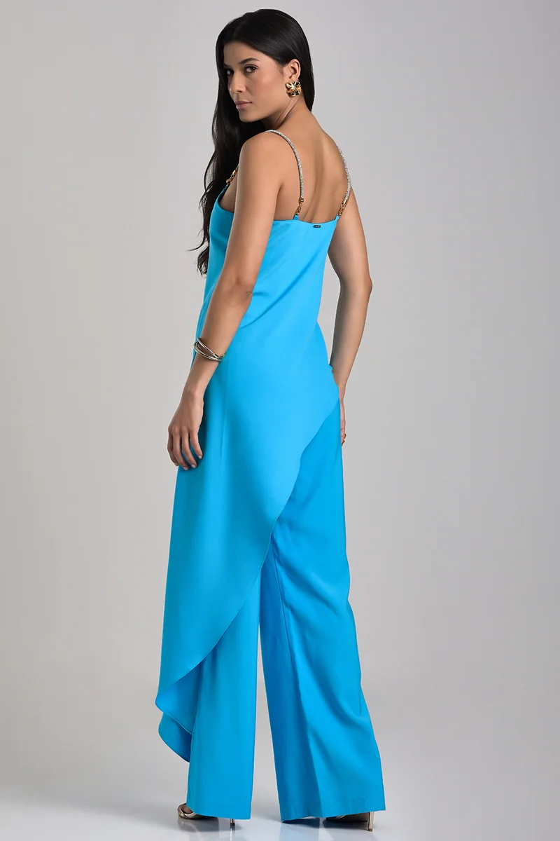 كارمن ستيفنز بلوزة زرقاء مفصلة غير متماثلة