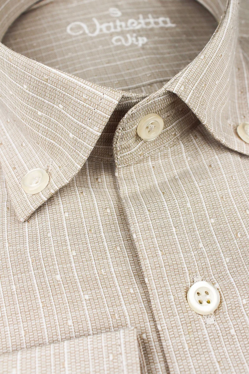 فاريتا Men's Tan Classic Cut Check Collar Buttoned Single Pocket Long Sleeve Shirt