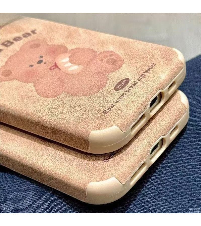غطاء حماية لهاتف آيفون 14 برو ماكس - بني - جلد صناعي - بتصميم دبbread - غطاء حماية - Image 2