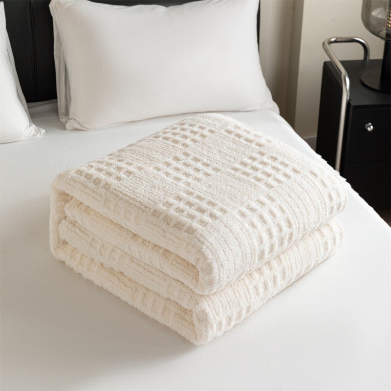 A Solid Color Waffle Jacquard Summer Quilt Blanket, Machine Washable, Suitable for Home, Office, Sofa And Camping, Pillow Not Included - Image 1