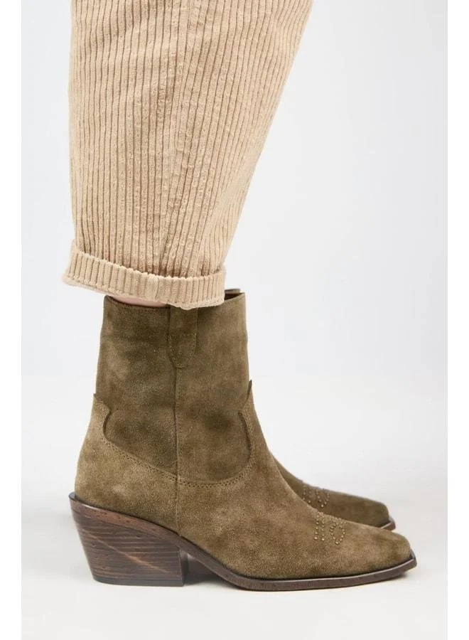 (Gona) Women's Genuine Leather Front‑Threaded Cowboy Special Distressed Khaki Boot.