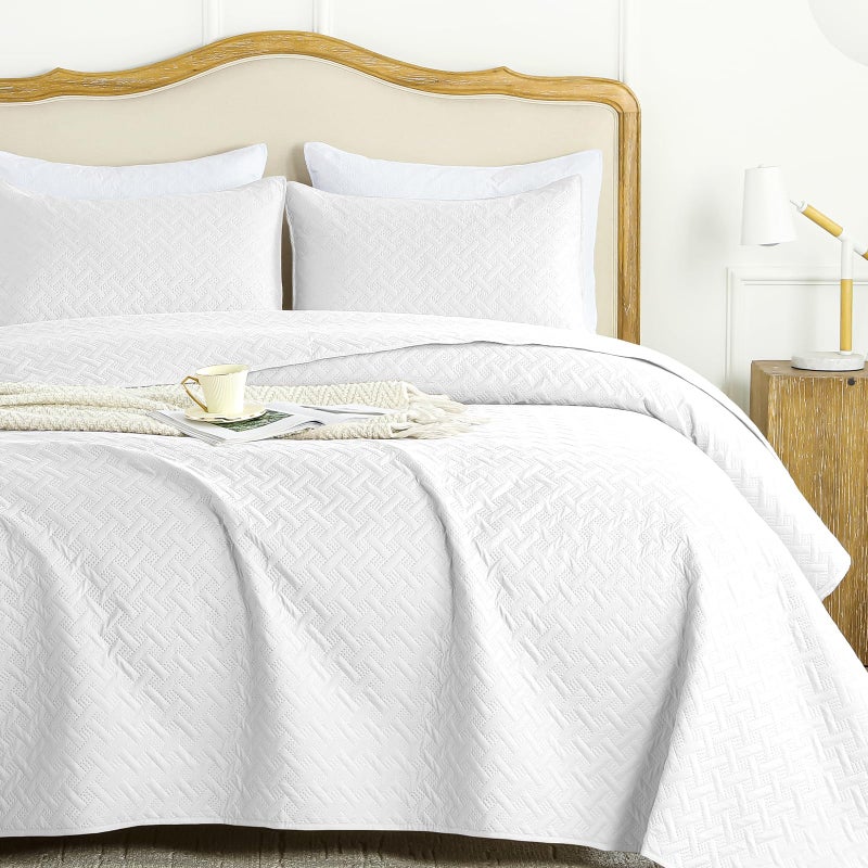 FLYMME King Size Quilt Bedding Set White Lightweight Bedspreads for Summer Modern Style Geometric Weave Stripe Pattern Soft Microfiber Bed Coverlet 3 Pieces (1 Quilt  2 Shams) - Image 1