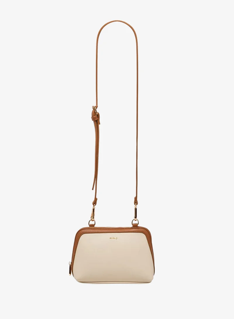 ميسي Women Panelled Crossbody Bag with Detachable Strap and Zip Closure