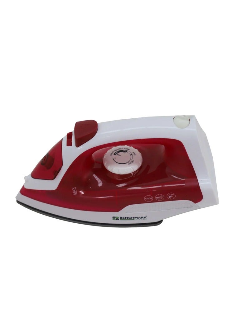 Steam iron, ceramic soleplate, dry ironing function, spray and steam function, 1200 watts