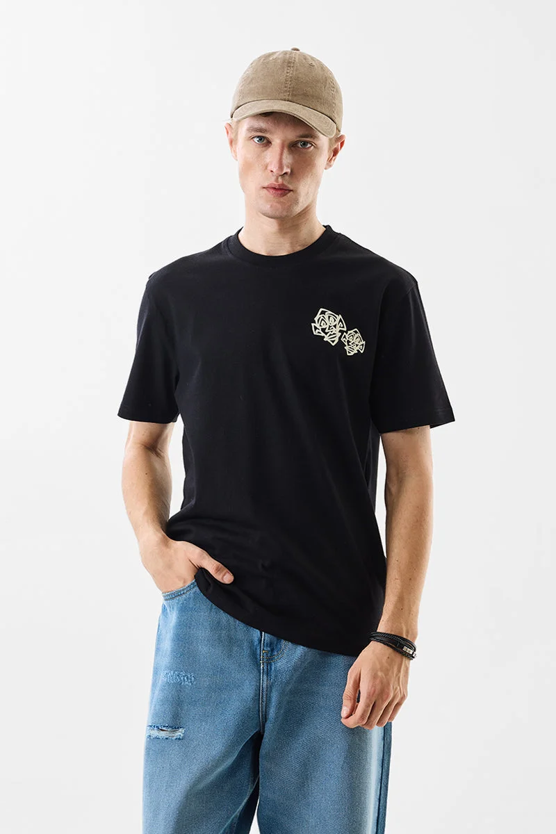 سنيتش تيشيرت قطن % بطبعة جرافيك بقصة عادية