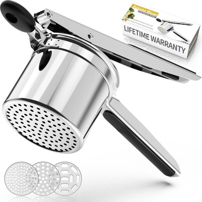 POTATO RICER RICER FOR MASHED POTATOES 3 INTERCHANGEABLE DISCS POTATO MASHER STAINLESS STEEL FOR FLUFFY MASHED POTATOES HEAVY DUTY SPAETZLE MAKER WITH SILICONE HANDLE FOR GNOCCHI SPAGHETTI