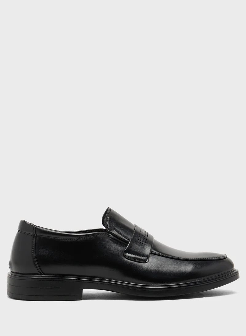 روبرت وود Classic Formal Slip Ons
