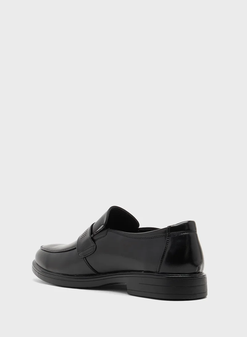 روبرت وود Classic Formal Slip Ons