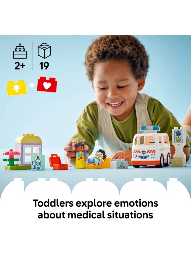 ليغو سيارة الإسعاف والسائق من LEGO® DUPLO®‍‌‍‌‎ للعب التخيّلي 10447  - Image 3