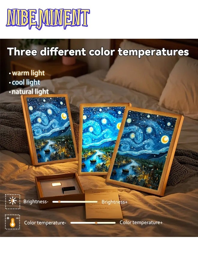 NIBEMINENT 1 قطعة إطار ضوء LED لنجوم الليل لفان جوخ - يعمل بالطاقة من USB، مصباح زخرفي قابل للتعديل للجدار والطاولة مع إضاءة دافئة إلى باردة للغرفة، المكتب، وأجواء المنزل، ضوء ليلي للغرفة | نمط آرت ديكو | إطار خشبي، أضواء LED للغرفة 16.5*22.5 سم - Image 1
