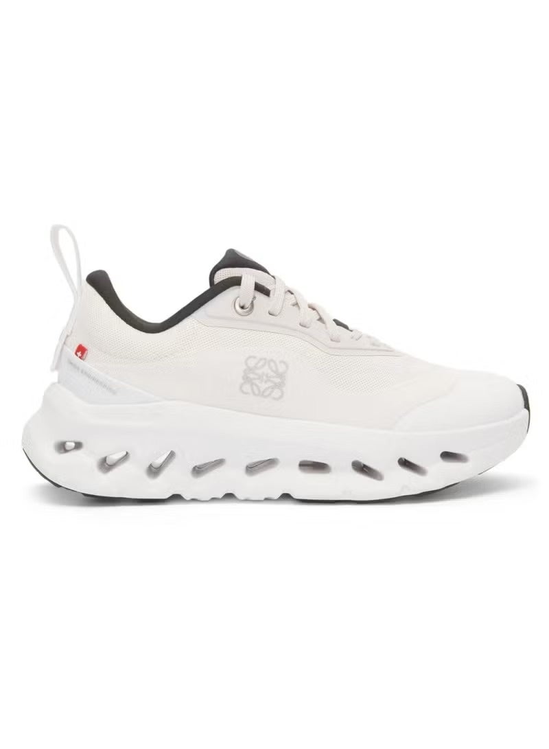 أون حذاء لووي × أون كلاودتيلت 2.0 الرياضي للجنسين – إصدار الأداء باللون الأبيض الرملي - Image 1