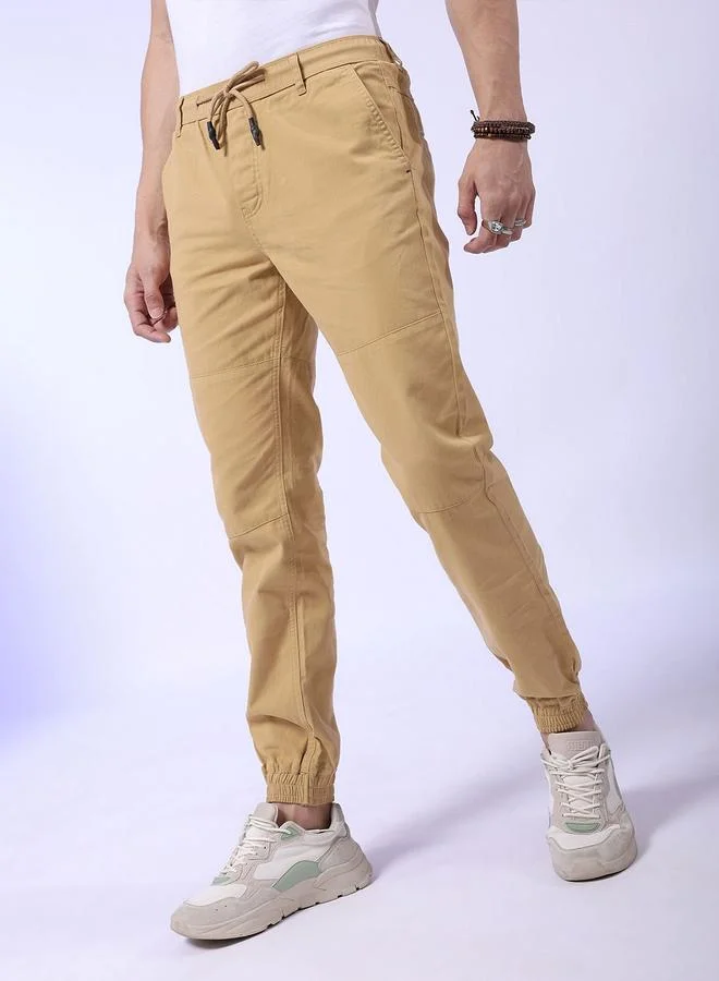The Indian Garage Co The Indian Garage Co Men Beige Slim Fit Cuffed Joggers