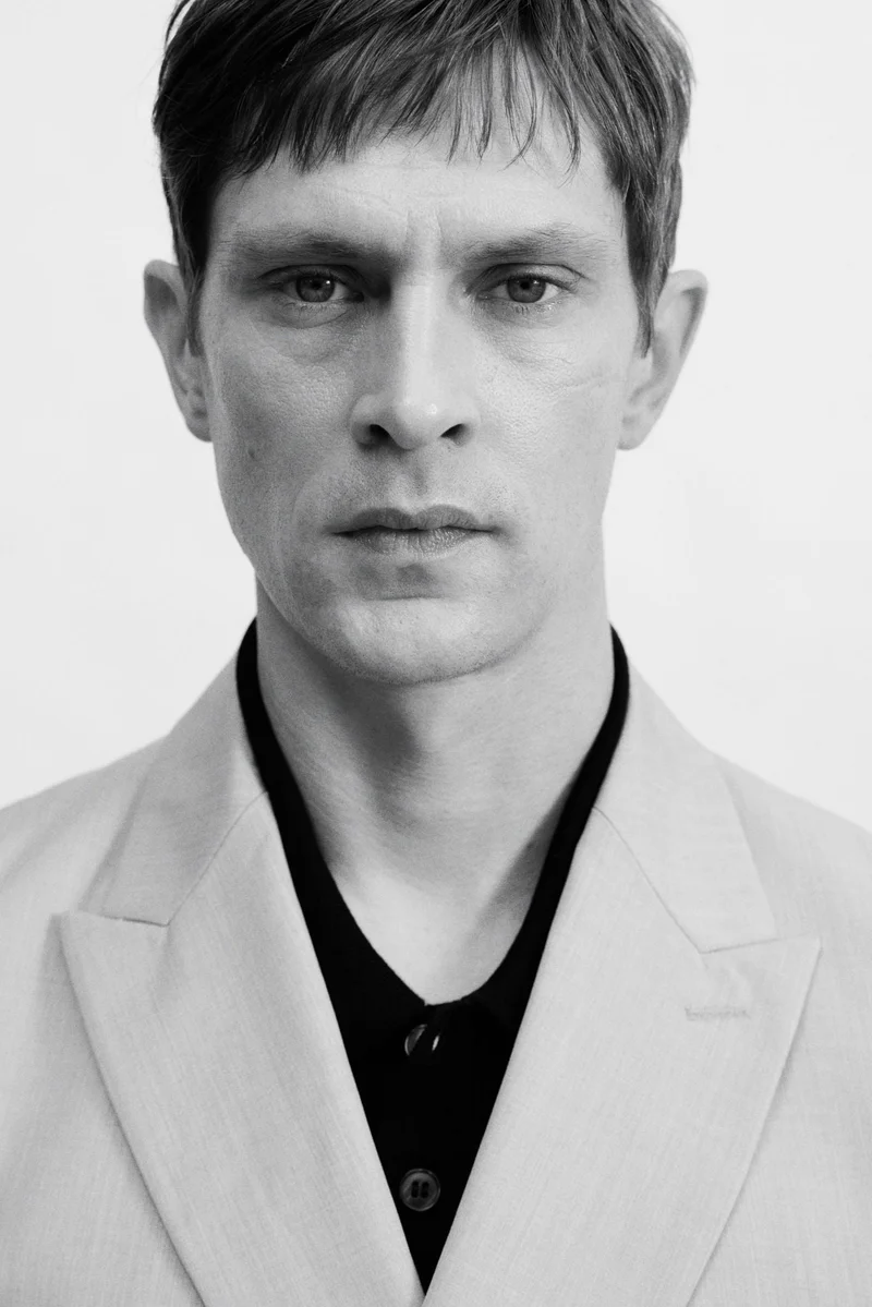 اتش اند ام جاكيت بأزرار مزدوجة وقصّة عادية