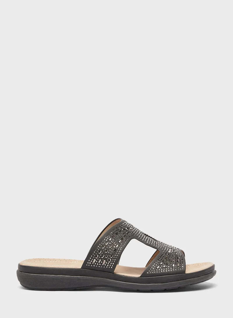 لو كونفورت Side Strap Flat Sandal