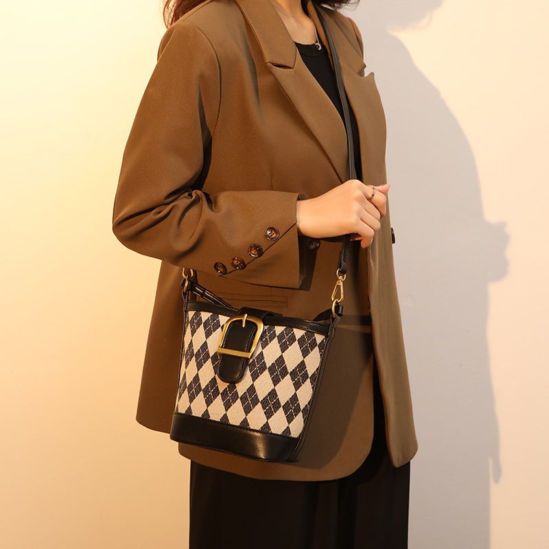 Women'S Bag 2023 New Fashion Rhombus Bucket Bag Niche Retro Stitching Plaid Portable Crossbody Shoulder Bag - Image 3
