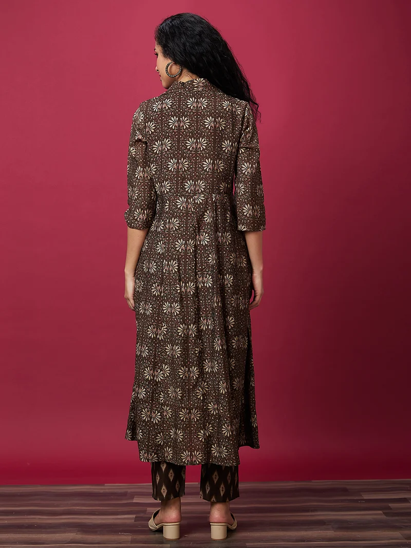 globus Women Brown Floral Printed Regular Kurta With Trousers