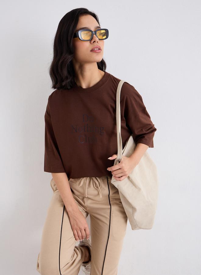 ستايلي تيشيرت طويل فضفاض بطبعة شعار ستايلي - Image 5