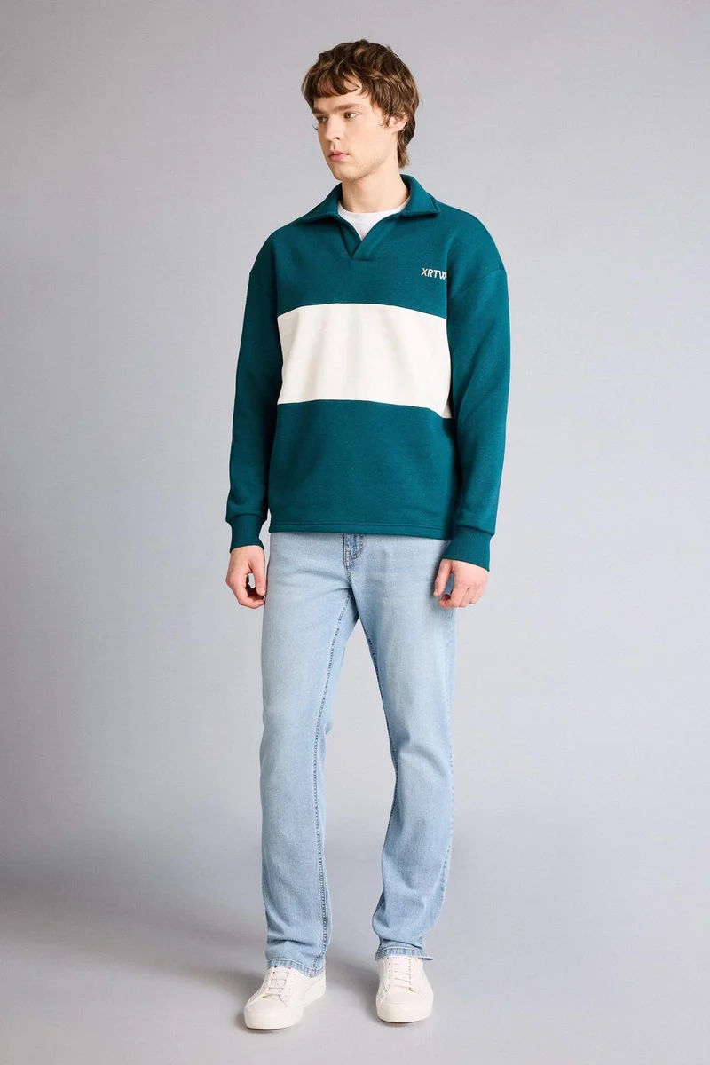 ديفاكتو Boxy Fit Polo Collar Sweatshirt