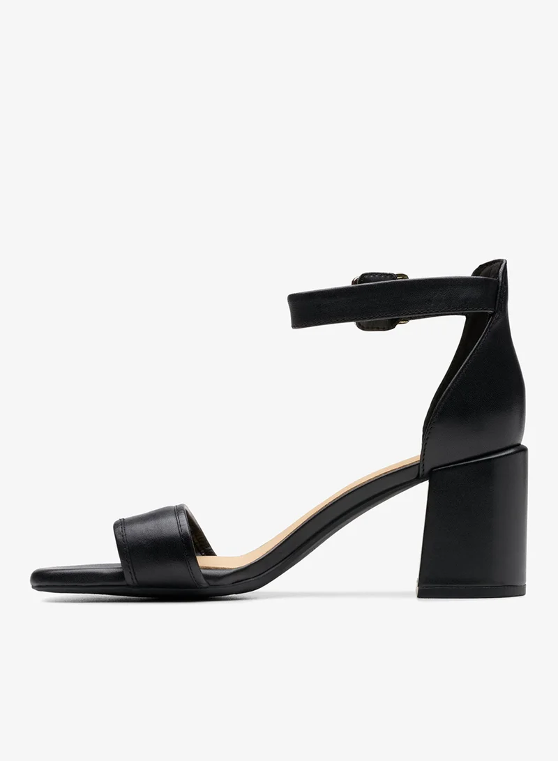 كلاركس Ezoria Mae Black Leather