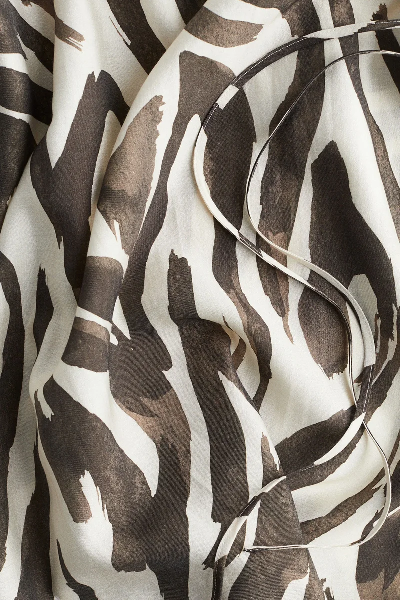 اتش اند ام فستان شاطئ مكشوف الظهر