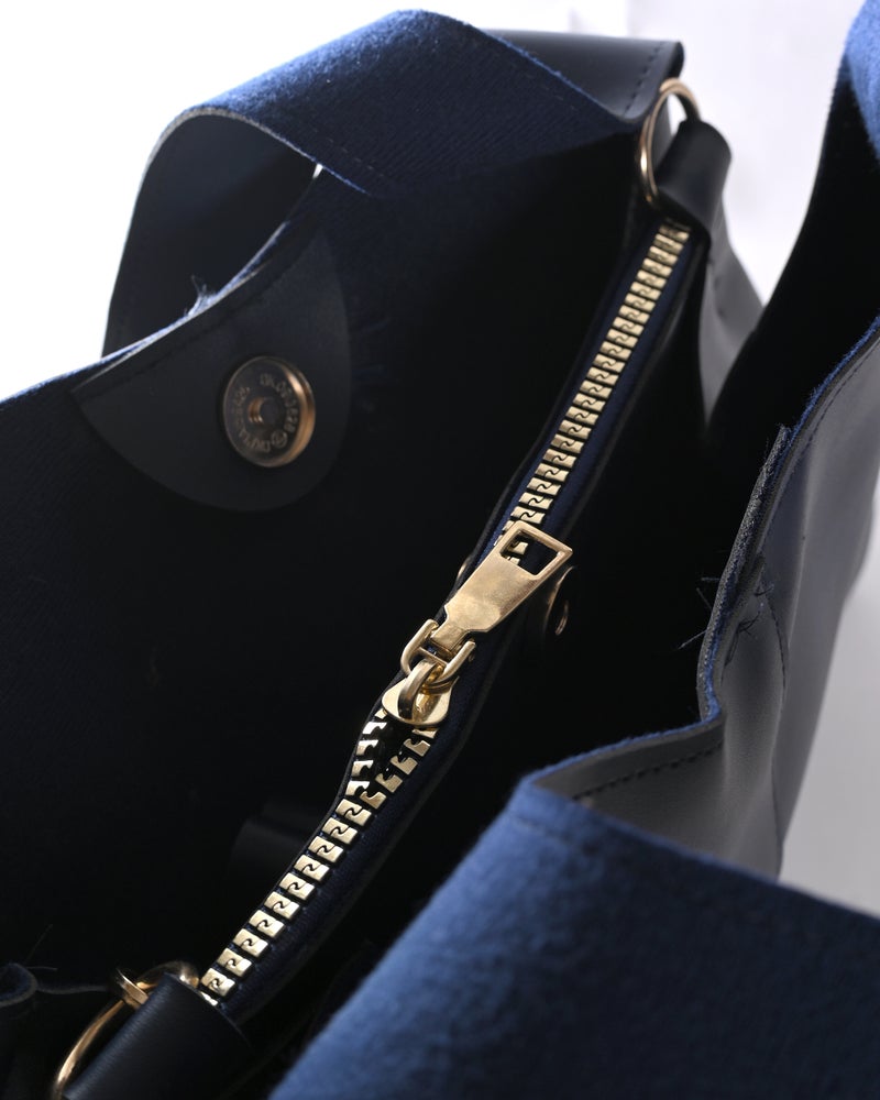 حقيبة كتف جلد – تصميم بسيط للنساء - Image 3